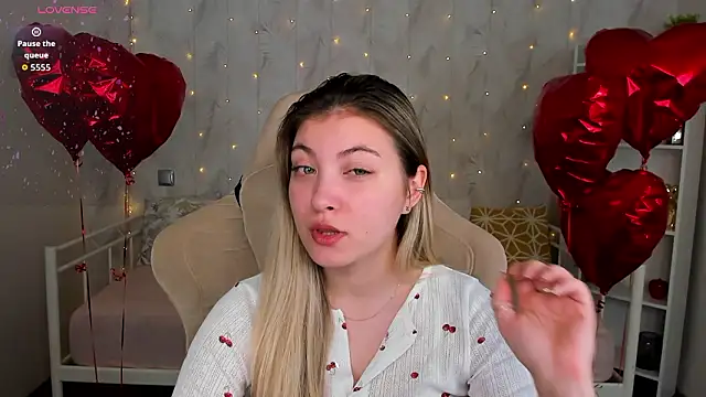 Snapshot of Angel__Grace chatting on February 22, 5:51 am Angel Grace online show from February 22, 5:51 am