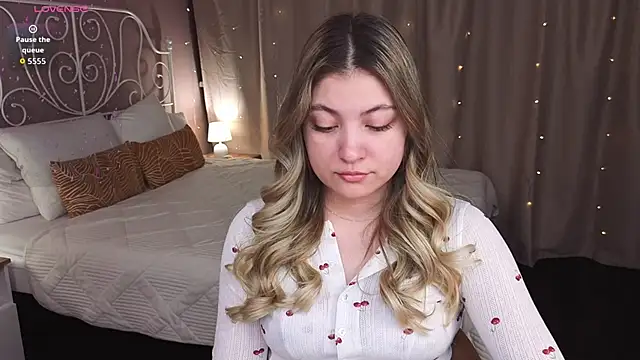 Snapshot of Angel__Grace chatting on February 25, 12:09 am Angel Grace online show from February 25, 12:09 am