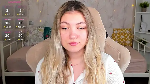 Snapshot of Angel__Grace chatting on March 2, 12:13 am Angel Grace online show from March 2, 12:13 am