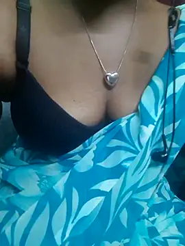 Snapshot of tamil-Diya90 chatting on January 10, 10:39 am tamil-Diya90 online show from January 10, 10:39 am