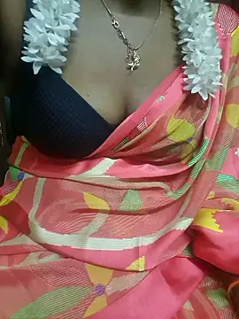 Snapshot of tamil-Diya90 chatting on January 13, 7:52 pm tamil-Diya90 online show from January 13, 7:52 pm