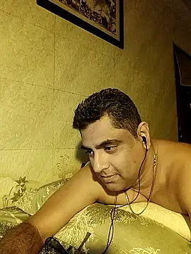 Snapshot of hardnhornybull chatting on January 13, 9:53 pm hardnhornybull online show from January 13, 9:53 pm