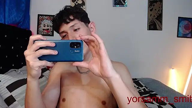 Snapshot of yorsamm_smit chatting on April 27, 12:41 am yorsamm smit online show from April 27, 12:41 am