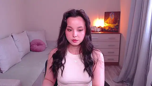 lia hetty online show from June 2, 1:57 pm
