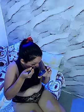 zaraluxx1 online show from January 17, 3:55 am