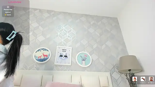 laura rouse7 online show from April 15, 7:58 pm