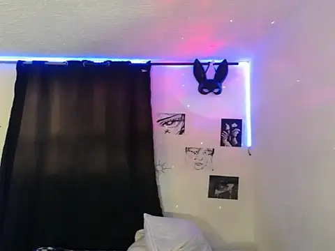 YourSecretCraving online show from February 5, 4:39 am