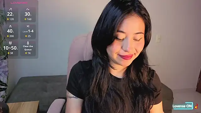 Snapshot of LolaOpalX chatting on June 3, 12:24 am LolaOpalX online show from June 3, 12:24 am
