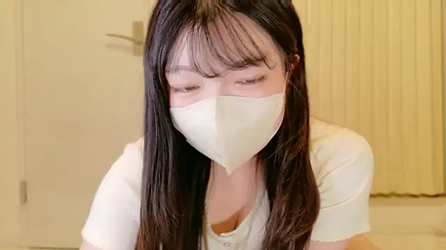 Snapshot of __Yui_ chatting on May 6, 3:02 am Yui online show from May 6, 3:02 am