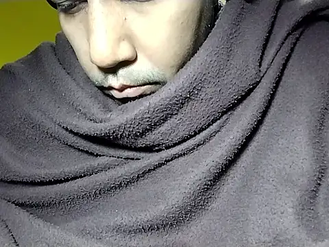 Snapshot of Lucky___05 chatting on January 9, 6:05 am Lucky 05 online show from January 9, 6:05 am