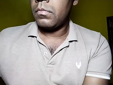 Snapshot of Lucky___05 chatting on February 20, 6:48 am Lucky 05 online show from February 20, 6:48 am