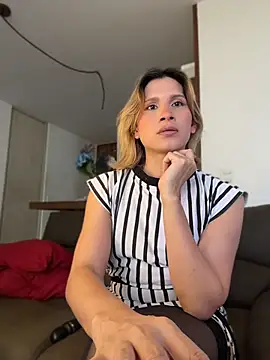 Snapshot of milablossom01 chatting on June 19, 6:56 pm milablossom01 online show from June 19, 6:56 pm