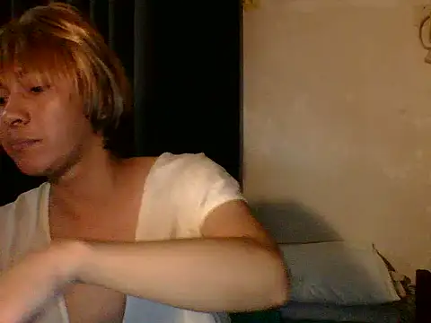 Snapshot of sweetinnocent69xxx chatting on June 18, 4:55 pm sweetinnocent69xxx online show from June 18, 4:55 pm