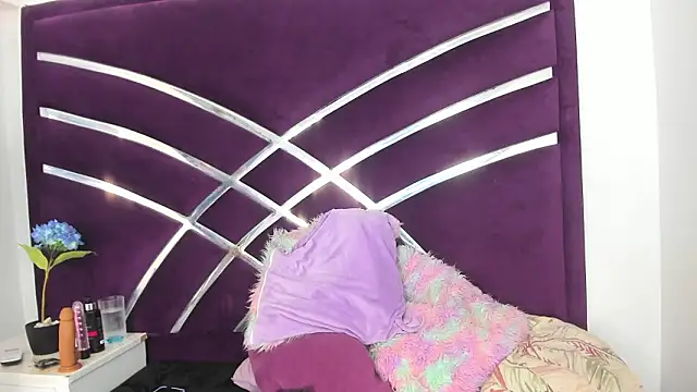 Snapshot of aishaxht chatting on February 3, 2:53 am aishaxht online show from February 3, 2:53 am