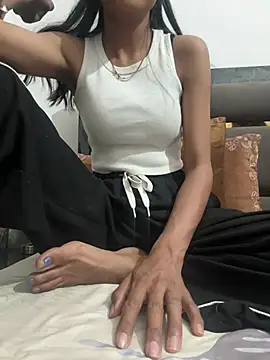 hina 001 online show from February 25, 4:38 pm