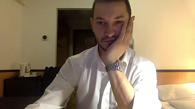 batschi0512 online show from January 15, 10:57 pm