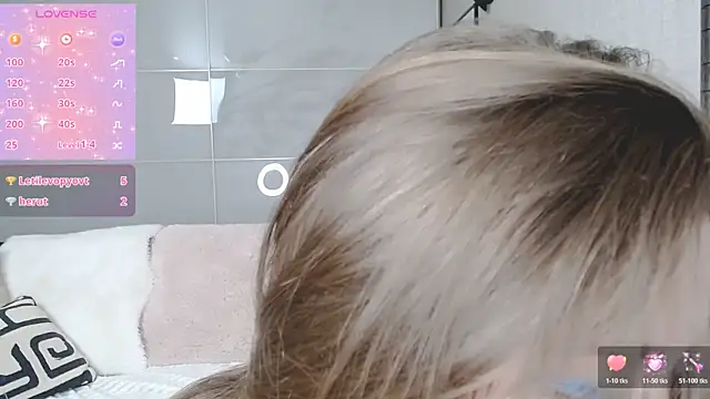 Snapshot of KarolinaLiss chatting on March 11, 6:25 pm KarolinaLiss online show from March 11, 6:25 pm