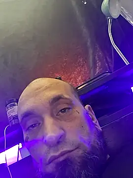 Snapshot of RealisedBooking chatting on February 23, 3:53 pm RealisedBooking online show from February 23, 3:53 pm