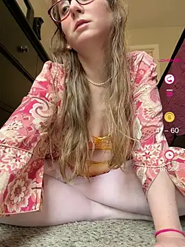 Snapshot of Elenore_hoesevelt chatting on June 6, 7:40 pm Elenore hoesevelt online show from June 6, 7:40 pm