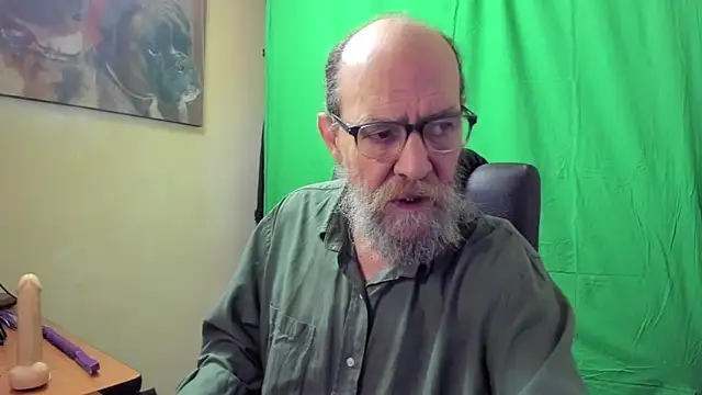 Uncle Hottie online show from April 15, 4:58 pm