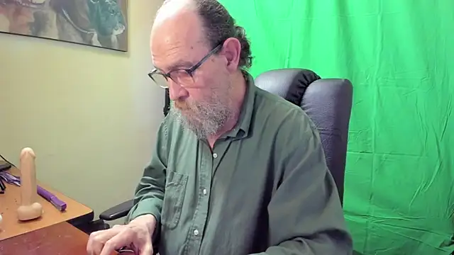 Uncle Hottie online show from April 15, 7:58 pm