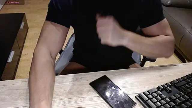 sensualman90 online show from February 19, 9:00 pm