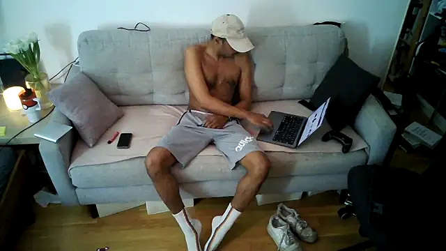 teamrocket1433 online show from April 19, 9:30 am