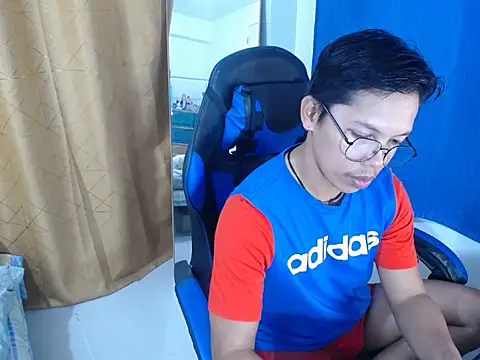 Snapshot of holly_oreo chatting on June 27, 8:25 pm holly oreo online show from June 27, 8:25 pm
