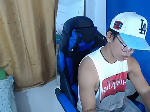 Snapshot of holly_oreo chatting on July 1, 3:01 pm holly oreo online show from July 1, 3:01 pm