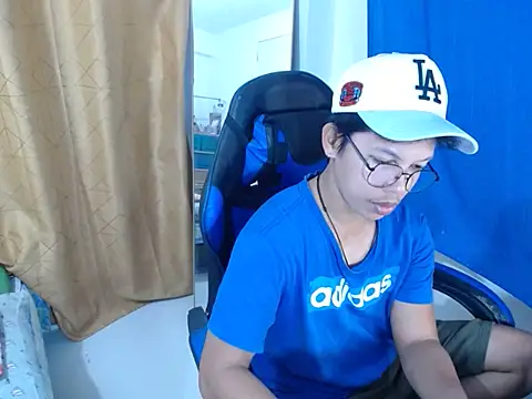 Snapshot of holly_oreo chatting on July 10, 3:14 pm holly oreo online show from July 10, 3:14 pm