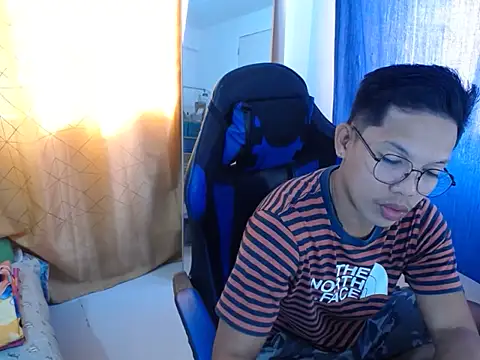 Snapshot of holly_oreo chatting on July 11, 11:39 pm holly oreo online show from July 11, 11:39 pm