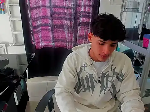 MaxStar26 online show from January 7, 1:46 pm