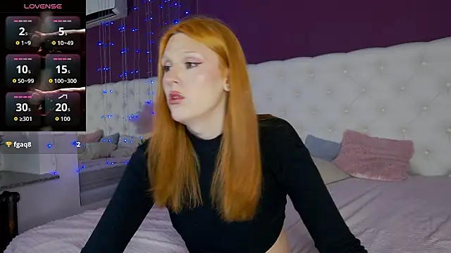 LunaBl1ss online show from February 7, 4:00 pm