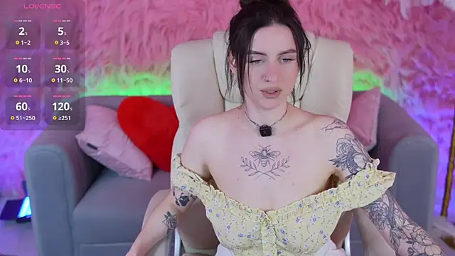 AlexaFleur online show from March 22, 8:12 pm