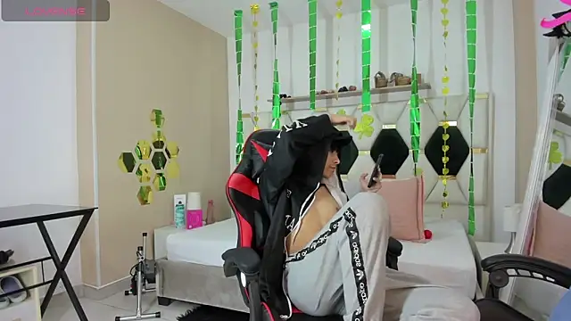 julian xx online show from March 6, 7:32 pm