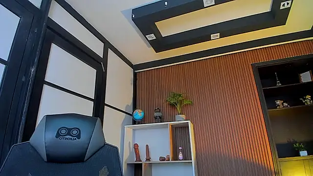 ThaliaBrookss  online show from March 24, 5:01 am