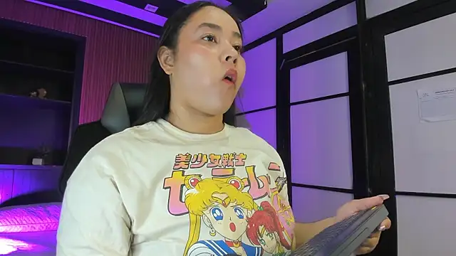 ThaliaBrookss  online show from April 7, 4:13 am