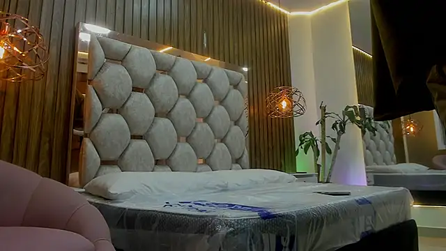 Snapshot of james__walsh chatting on February 28, 7:15 pm james walsh online show from February 28, 7:15 pm