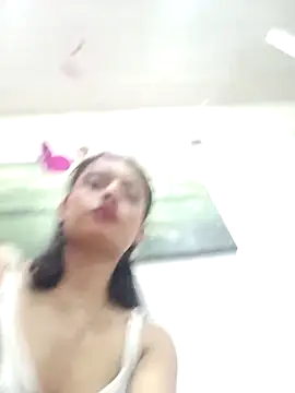 Snapshot of honeyluxe_ chatting on April 25, 5:10 am honeyluxe online show from April 25, 5:10 am