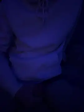 Snapshot of Iconnue chatting on February 5, 5:12 am Iconnue online show from February 5, 5:12 am