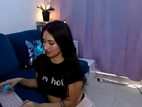 Almaglow  online show from April 14, 7:09 pm