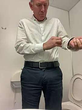 Snapshot of Pierre4tjyxx chatting on February 5, 4:33 pm Pierre4tjyxx online show from February 5, 4:33 pm