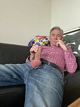 Snapshot of Pierre4tjyxx chatting on February 22, 12:15 pm Pierre4tjyxx online show from February 22, 12:15 pm