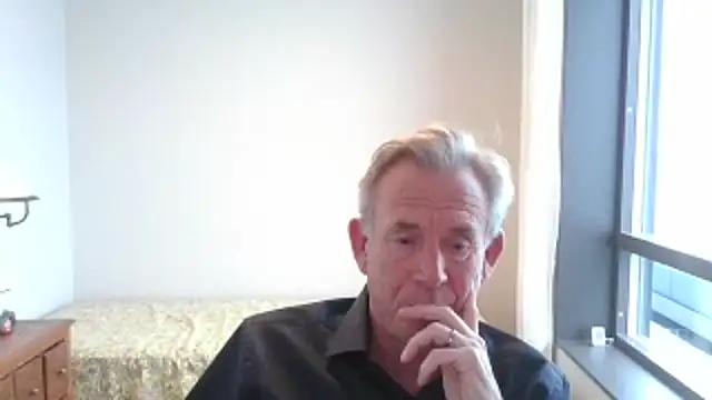 Snapshot of Pierre4tjyxx chatting on February 27, 8:25 am Pierre4tjyxx online show from February 27, 8:25 am