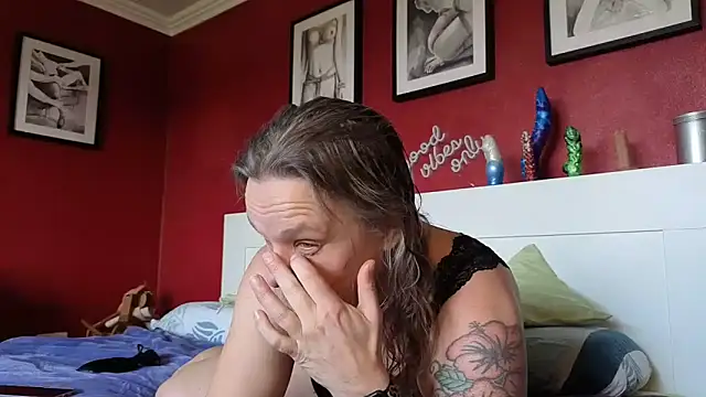 XylaPhoenix online show from February 26, 1:10 pm