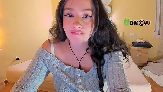 juliiaroberts online show from March 31, 3:08 am