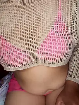 Snapshot of mileez_secret chatting on February 3, 2:53 am mileez secret online show from February 3, 2:53 am