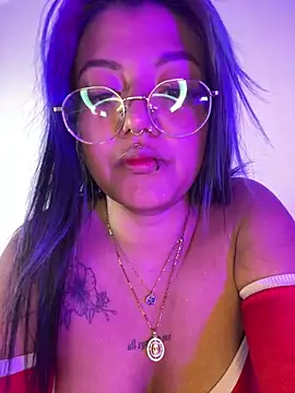 queen of you heart online show from April 10, 11:20 pm