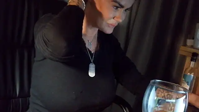 ScottishIvy online show from February 11, 1:10 am