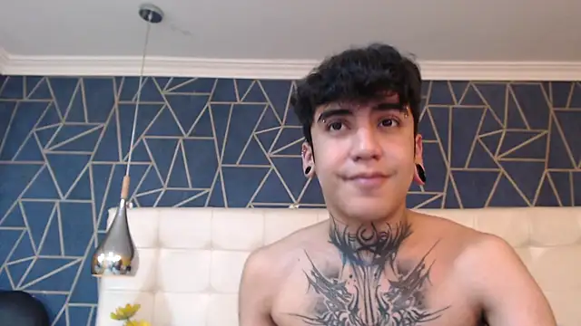 Snapshot of MarkOlsenn chatting on January 11, 1:05 pm MarkOlsenn online show from January 11, 1:05 pm